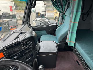 Volvo 2000 FH12-460-thumb-16