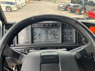 Volvo 2000 FH12-460-thumb-17