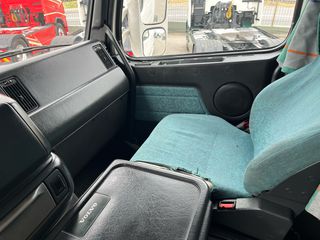 Volvo 2000 FH12-460-thumb-19