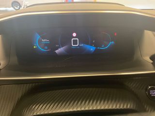 Peugeot 2008 2020 1.2 PureTech Allure!!-thumb-8
