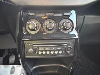 Citroen C3 2015 1.2 PURETECH (Book Service)-thumb-26