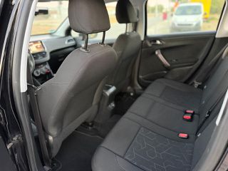 Peugeot 2008 2016 1.2 PURETECH 110 ALLURE (Book Service)-thumb-21