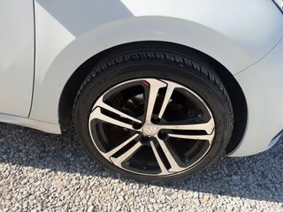 Peugeot 208 2017 GT LINE PANORAMA-thumb-9