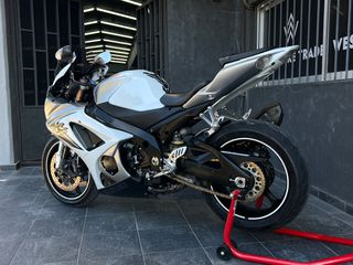 Suzuki GSX-R 1000 2008 K8-thumb-9