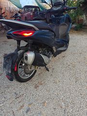 Piaggio Beverly 300 2023 Beverly 300 hpe-thumb-9