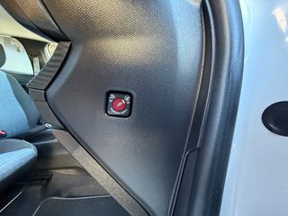 Peugeot 208 2021 1.2 PURETECH 75 LIKE-thumb-17