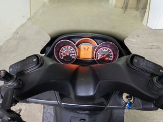 Kymco Downtown 300 2014-thumb-4