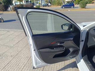 Peugeot 208 2023 1,2 PURETECH 100 ACTIVE EAT8-thumb-5