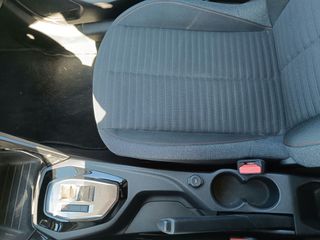 Peugeot 208 2023 1,2 PURETECH 100 ACTIVE EAT8-thumb-21