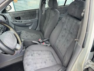 Hyundai Accent 2005-thumb-8