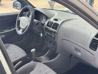 Hyundai Accent 2005-thumb-9