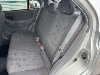 Hyundai Accent 2005-thumb-16
