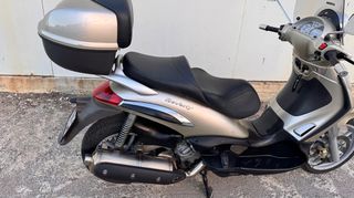 Piaggio Beverly 500 2004-thumb-9