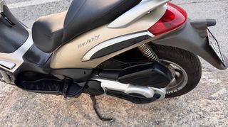 Piaggio Beverly 500 2004-thumb-10
