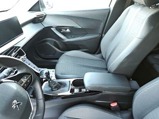 Peugeot 2008 2022 1.2 100hp PureTech Allure Pack-thumb-7