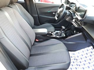 Peugeot 2008 2022 1.2 100hp PureTech Allure Pack-thumb-18