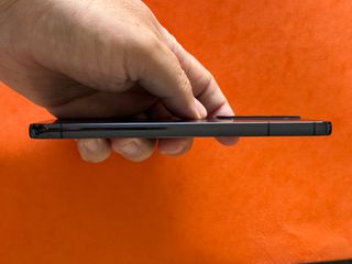 samsung galaxy s22-thumb-2