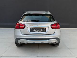 Mercedes-Benz GLA 180 2018 D URBAN-thumb-4