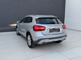 Mercedes-Benz GLA 180 2018 D URBAN-thumb-5