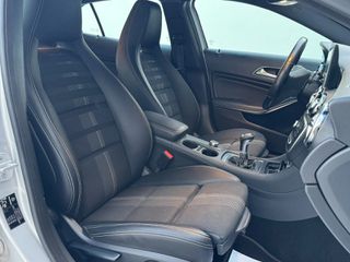 Mercedes-Benz GLA 180 2018 D URBAN-thumb-8