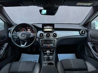Mercedes-Benz GLA 180 2018 D URBAN-thumb-10