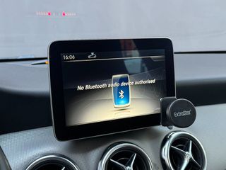 Mercedes-Benz GLA 180 2018 D URBAN-thumb-18