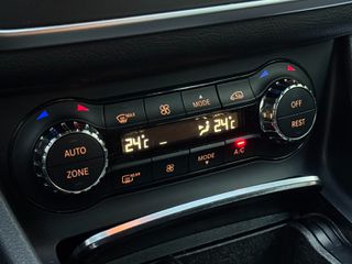 Mercedes-Benz GLA 180 2018 D URBAN-thumb-22