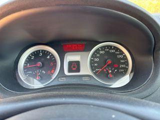 Renault Clio 2011 1.5 DCI 110hp-thumb-11