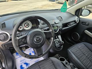 Mazda 2 2009-thumb-12