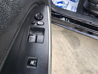 Mazda 2 2009-thumb-18