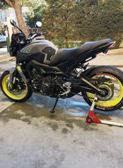 Yamaha MT-09 2017 Night Fluo-thumb-2