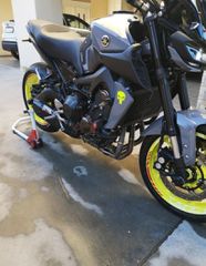 Yamaha MT-09 2017 Night Fluo-thumb-3