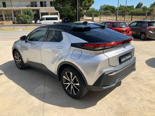 Toyota C-HR 2024 CLUB BI TONE PLUG IN-thumb-8