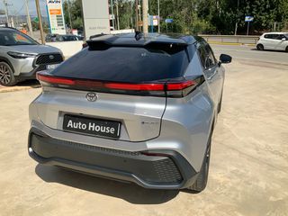 Toyota C-HR 2024 CLUB BI TONE PLUG IN-thumb-11