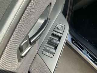 Toyota C-HR 2024 CLUB BI TONE PLUG IN-thumb-17