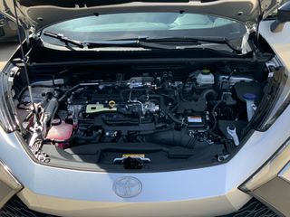 Toyota C-HR 2024 CLUB BI TONE PLUG IN-thumb-21