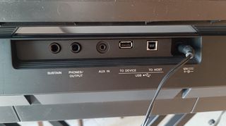 Yamaha PSR-E463 Keyboard-thumb-5