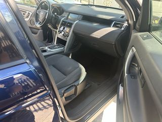 Land Rover Discovery 2017-thumb-12