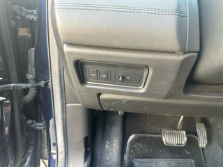 Land Rover Discovery 2017-thumb-17