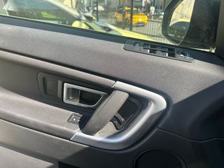 Land Rover Discovery 2017-thumb-18