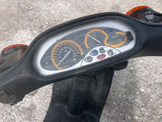 Piaggio Typhoon 2000 125CC-thumb-4