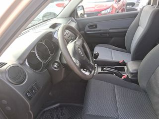 Suzuki Grand Vitara 2009 1.9 DDIS 3doors-thumb-12