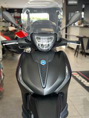 Piaggio Beverly 300 2022 SPORT HPE-thumb-1