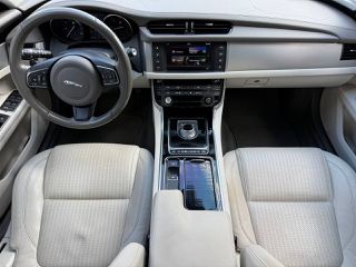 Jaguar XF 2015 Portfolio / Φυλασσόμενο σε Γκαράζ / Με Σέρβις-thumb-2