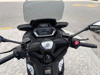 Yamaha XMAX 300 Tech Max 2023-thumb-8