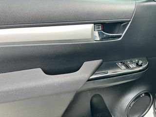 Toyota Hilux 2018 2.4 D-4D Extra Cab Active 4x4-thumb-12