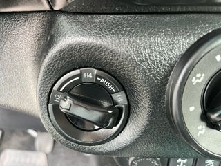 Toyota Hilux 2018 2.4 D-4D Extra Cab Active 4x4-thumb-19