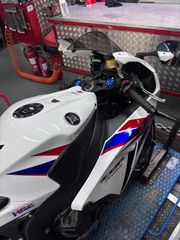 Honda CBR 1000RR 2012-thumb-6
