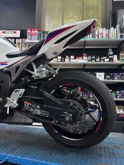 Honda CBR 1000RR 2012-thumb-9