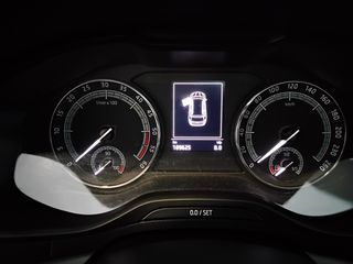 Skoda Karoq 2018 1.6 TDI AMBITION-thumb-16